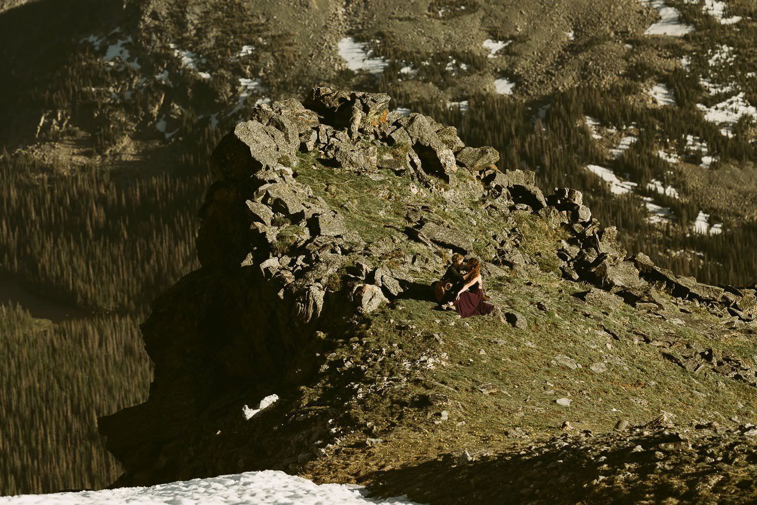 ROCKY MOUNTAIN NATIONAL PARK ADVENTURE ENGAGEMENT|TRAIL RIDGE ROAD HIKING ADVENTURE COLORADO MOUNTAIN WEDDING PHOTOGRAPHER|COLORADO ELOPEMENT PHOTOGRAPHER|OLIVER+ALYSSA