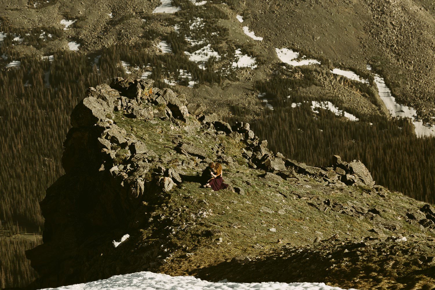 ROCKY MOUNTAIN NATIONAL PARK ADVENTURE ENGAGEMENT|TRAIL RIDGE ROAD HIKING ADVENTURE COLORADO MOUNTAIN WEDDING PHOTOGRAPHER|COLORADO ELOPEMENT PHOTOGRAPHER|OLIVER+ALYSSA