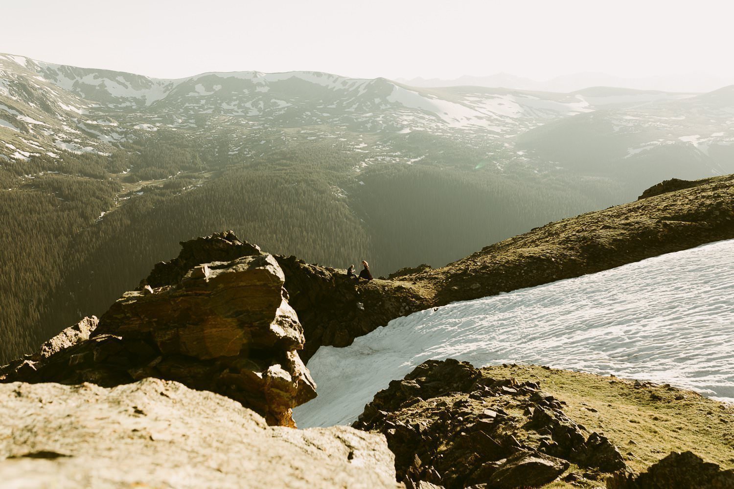 ROCKY MOUNTAIN NATIONAL PARK ADVENTURE ENGAGEMENT|TRAIL RIDGE ROAD HIKING ADVENTURE COLORADO MOUNTAIN WEDDING PHOTOGRAPHER|COLORADO ELOPEMENT PHOTOGRAPHER|OLIVER+ALYSSA