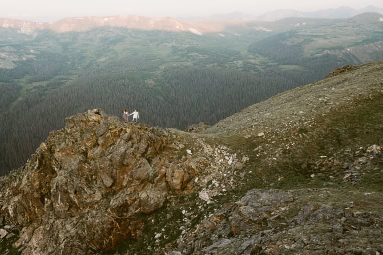 COLORADO ALPEN GLOW ADVENTURES|SUNRISE HIKING ADVENTURES|ROCKY MOUNTAIN NATIONAL PARK WEDDING PHOTOGRAPHER|CLIFF+AMY|JUSTYNA E BUTLER PHOTOGRAPHY|ADVENTURE HIKING ELOPEMENT PHOTOGRAPHER|CREATIVE WEDDING PHOTOGRAPHY FOR ADVENTUROUS COUPLES|COLORADO MOUNTAIN WEDDING PHOTOGRAPHER