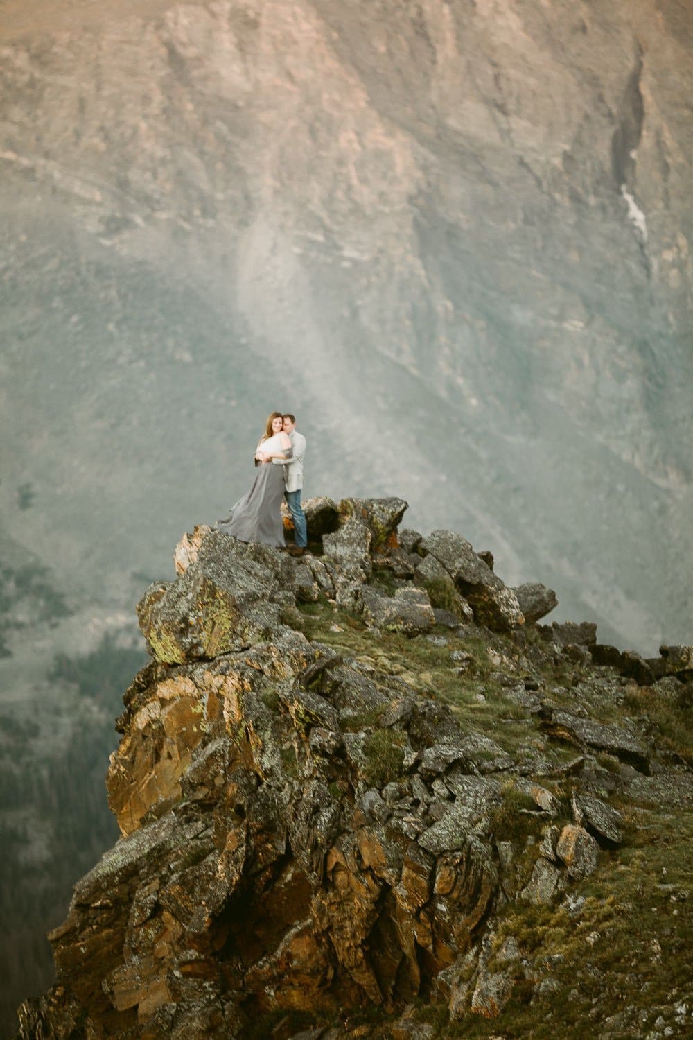 COLORADO ALPEN GLOW ADVENTURES|SUNRISE HIKING ADVENTURES|ROCKY MOUNTAIN NATIONAL PARK WEDDING PHOTOGRAPHER|CLIFF+AMY|JUSTYNA E BUTLER PHOTOGRAPHY|ADVENTURE HIKING ELOPEMENT PHOTOGRAPHER|CREATIVE WEDDING PHOTOGRAPHY FOR ADVENTUROUS COUPLES|COLORADO MOUNTAIN WEDDING PHOTOGRAPHER