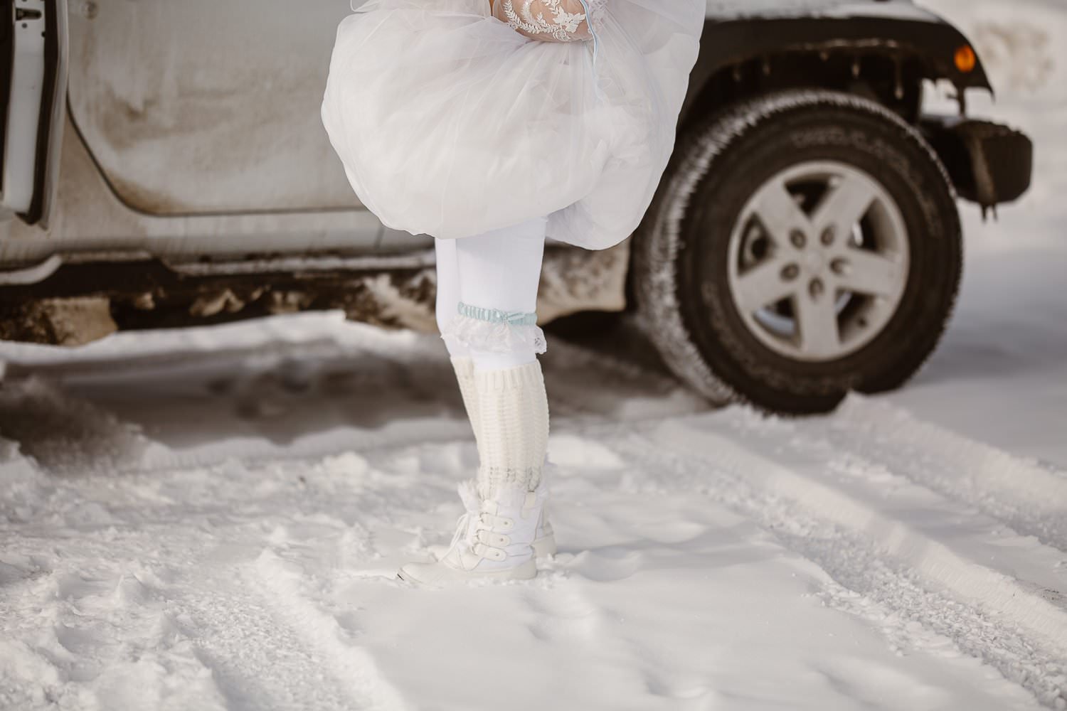 ROCKY MOUNTAINS COLORADO WINTER ELOPEMENT |COLORADO DESTINATION ADVENTURE ELOPEMENT PHOTOGRAPHER