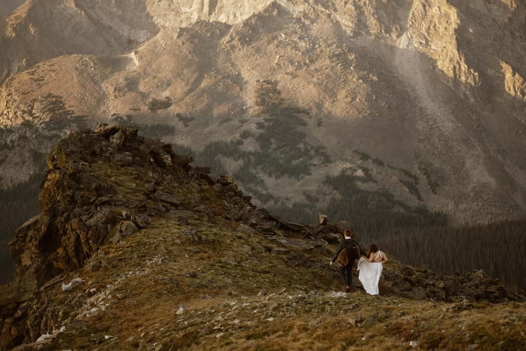 colorado-best-adventure-elopement-photographer-destination-weddings-Justyna-E-Butler-estes-park-vail-breckenridge-aspen-boulder-weddings-rocky-mountains