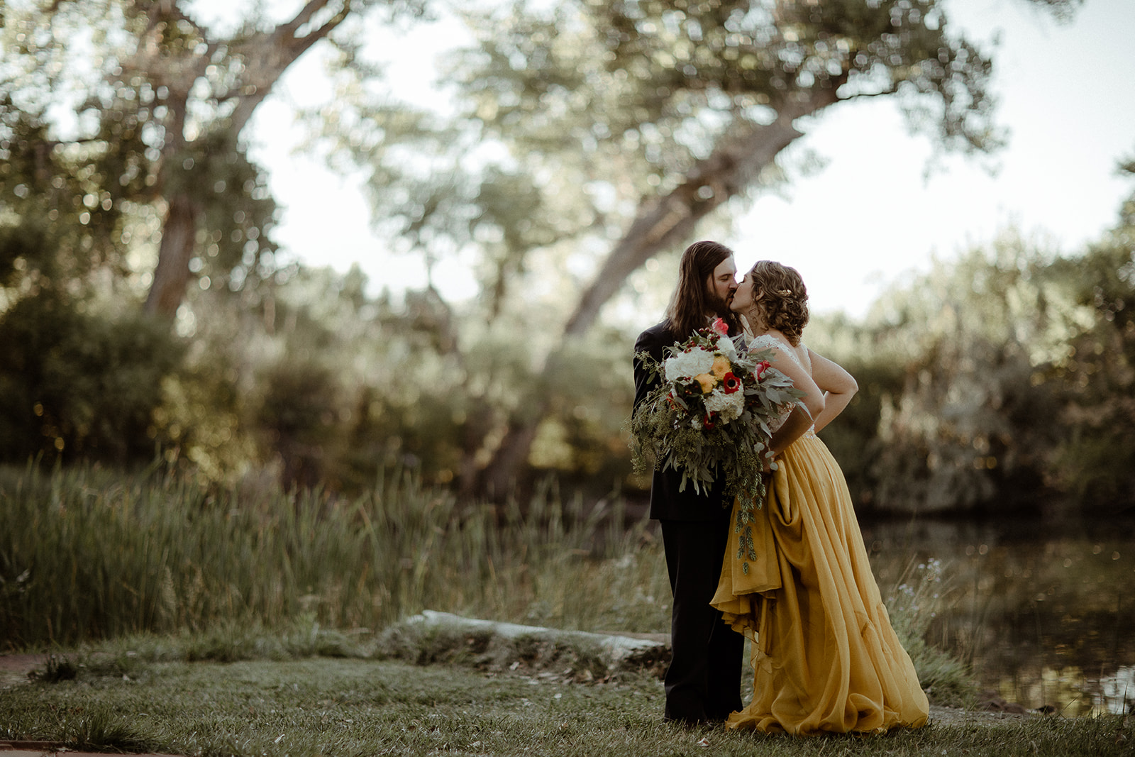 Justyna E. Butler | Colorado Elopement Photographer SPECIALIZING IN CINEMATIC ADVENTURE ELOPEMENTS, HIKING ELOPEMENTS & INTIMATE MOUNTAIN WEDDINGS IN THE ROCKY MOUNTAINS & WORLDWIDE TEL:+17202190912