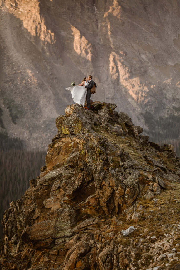 Justyna E. Butler | Colorado Elopement Photographer SPECIALIZING IN CINEMATIC ADVENTURE ELOPEMENTS, HIKING ELOPEMENTS & INTIMATE MOUNTAIN WEDDINGS IN THE ROCKY MOUNTAINS & WORLDWIDE TEL:+17202190912