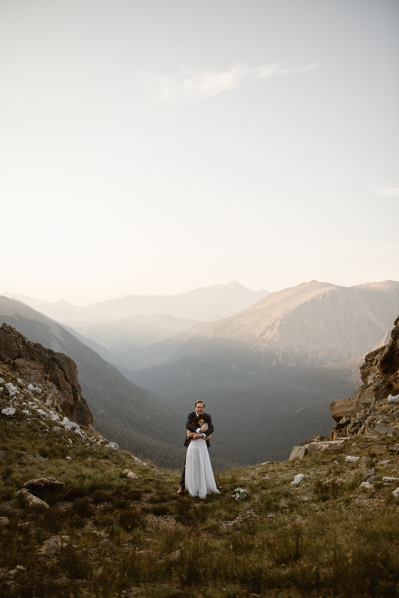 ustyna E. Butler | Colorado Elopement Photographer SPECIALIZING IN CINEMATIC ADVENTURE ELOPEMENTS, HIKING ELOPEMENTS & INTIMATE MOUNTAIN WEDDINGS IN THE ROCKY MOUNTAINS & WORLDWIDE TEL:+17202190912