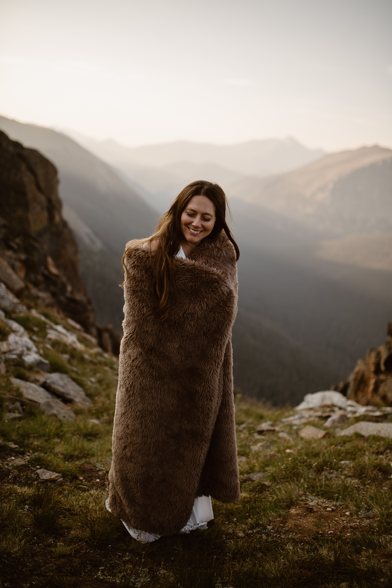 ustyna E. Butler | Colorado Elopement Photographer SPECIALIZING IN CINEMATIC ADVENTURE ELOPEMENTS, HIKING ELOPEMENTS & INTIMATE MOUNTAIN WEDDINGS IN THE ROCKY MOUNTAINS & WORLDWIDE TEL:+17202190912