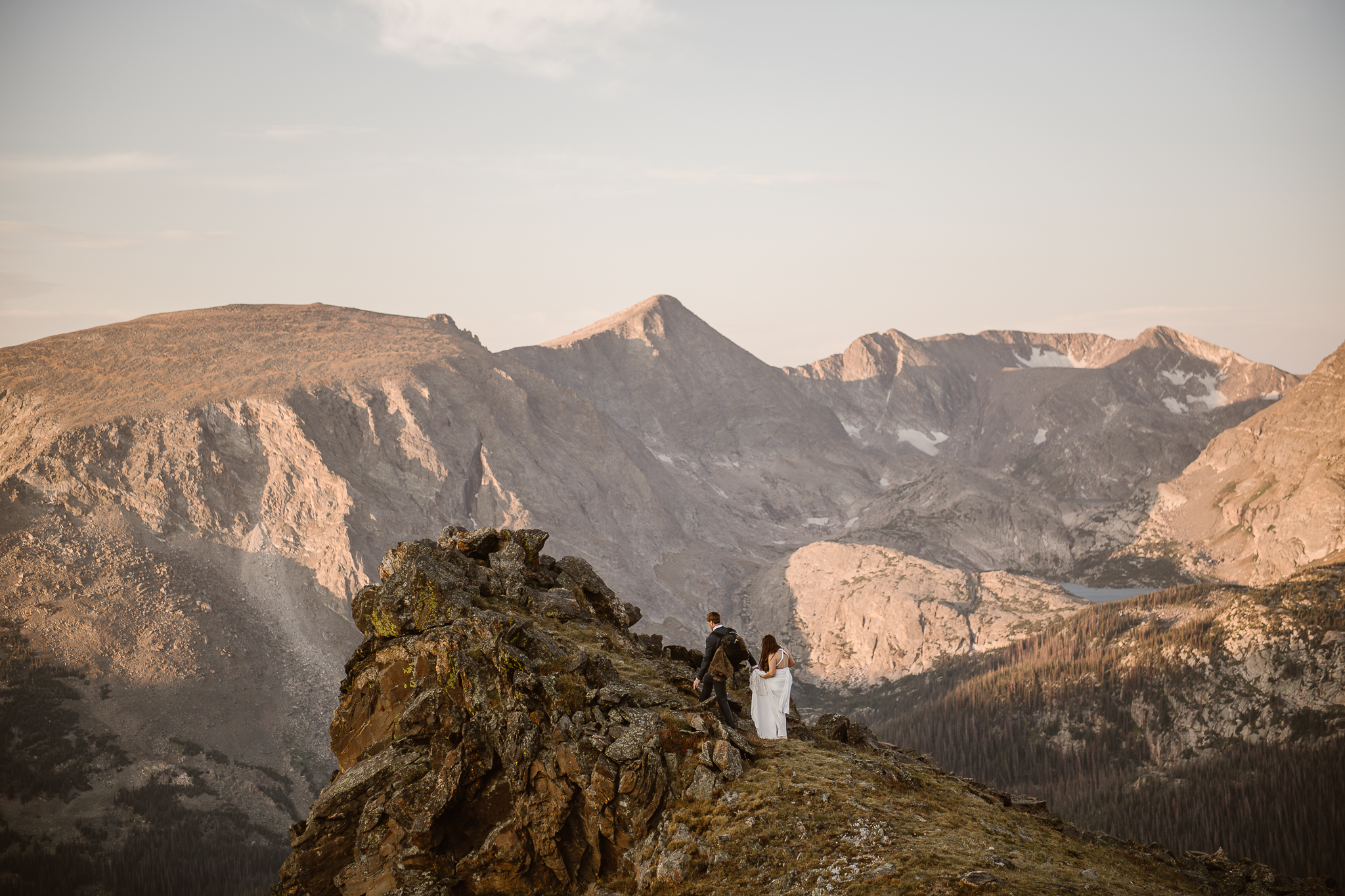 ustyna E. Butler | Colorado Elopement Photographer SPECIALIZING IN CINEMATIC ADVENTURE ELOPEMENTS, HIKING ELOPEMENTS & INTIMATE MOUNTAIN WEDDINGS IN THE ROCKY MOUNTAINS & WORLDWIDE TEL:+17202190912