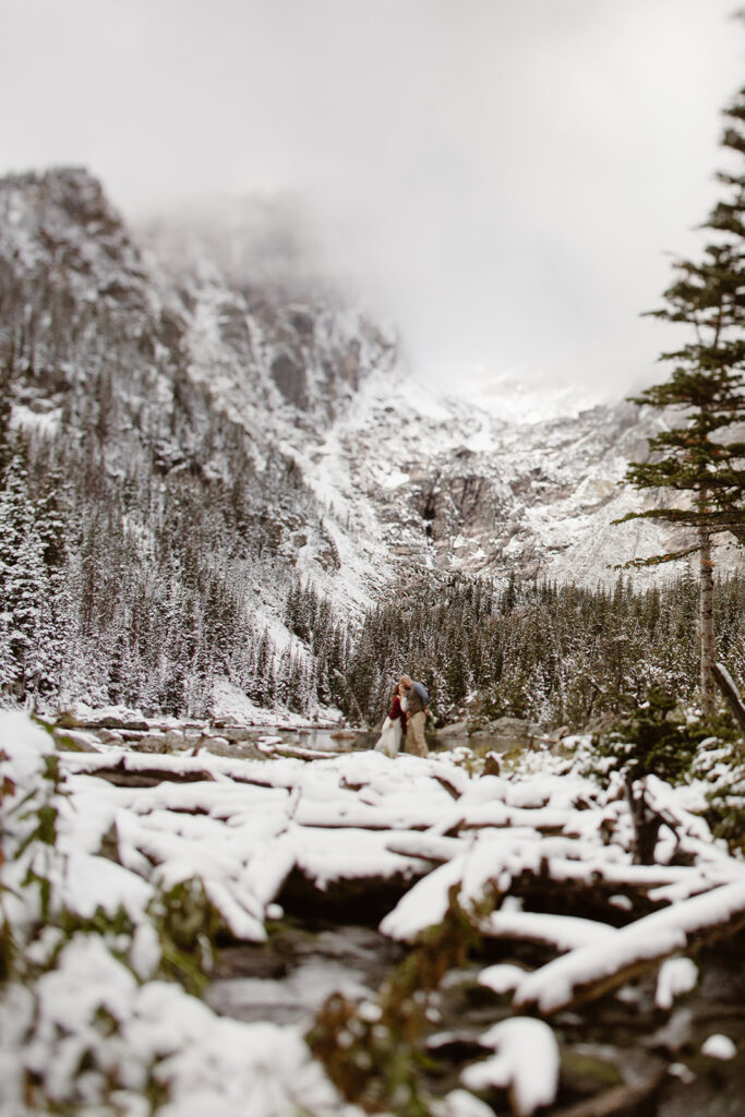 Snowy Colorado mountain landscape for a winter elopement